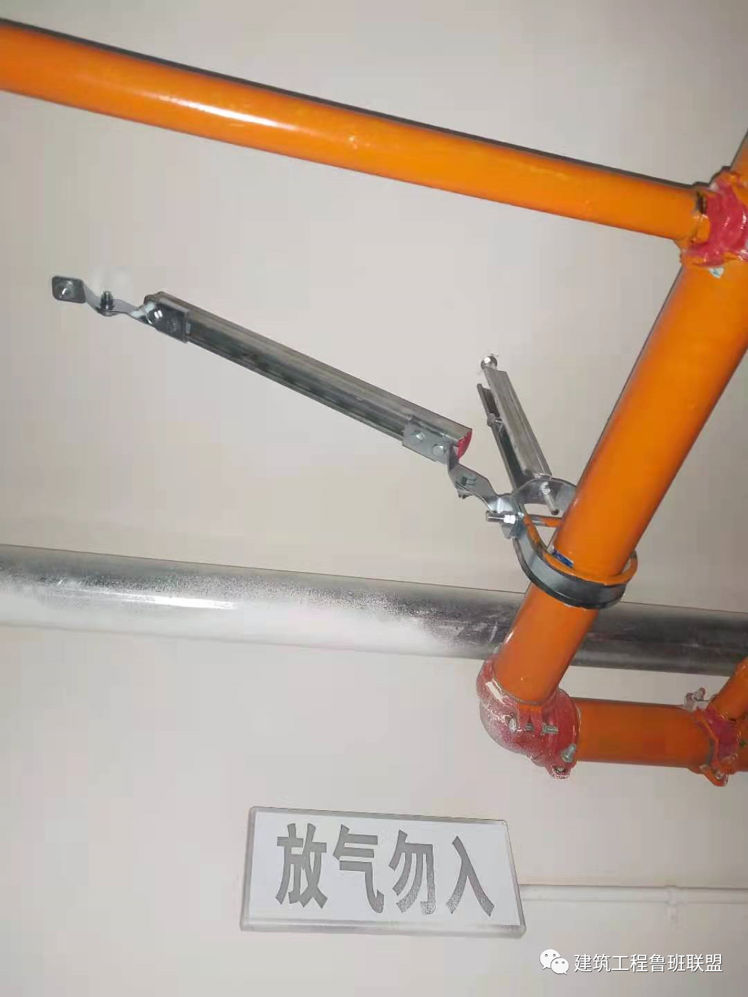 成品支吊架c型钢配件_钢材吊架_成品支吊架图片