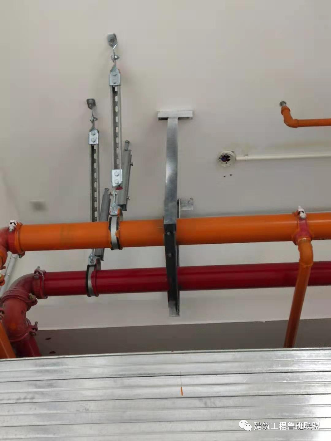 成品支吊架图片_成品支吊架c型钢配件_钢材吊架