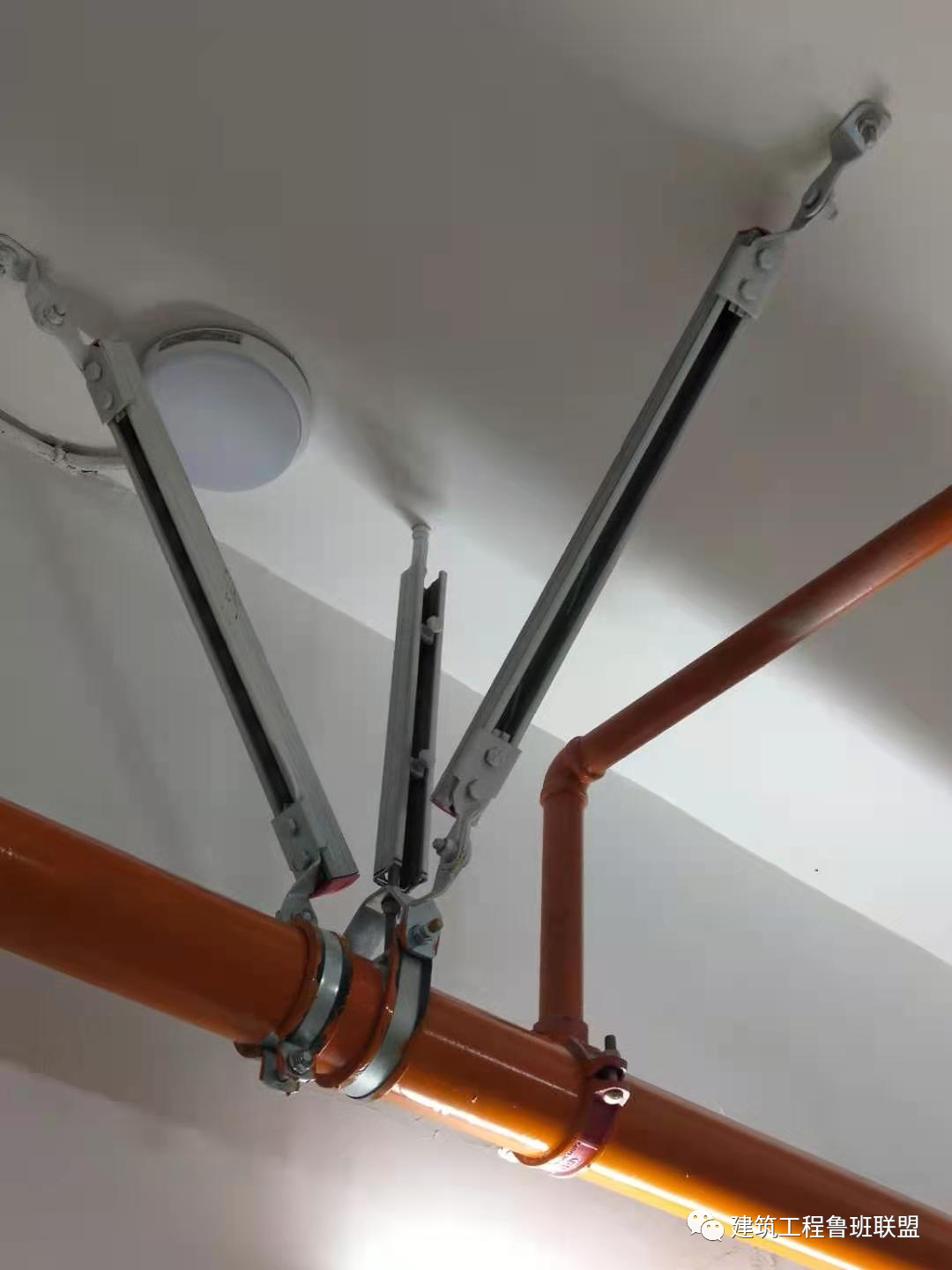 成品支吊架图片_钢材吊架_成品支吊架c型钢配件