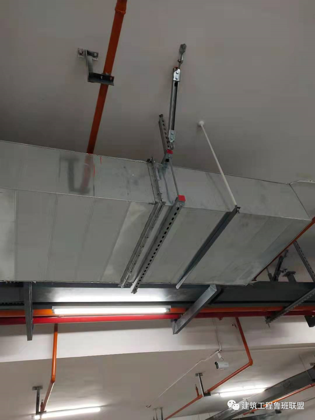 钢材吊架_成品支吊架c型钢配件_成品支吊架图片