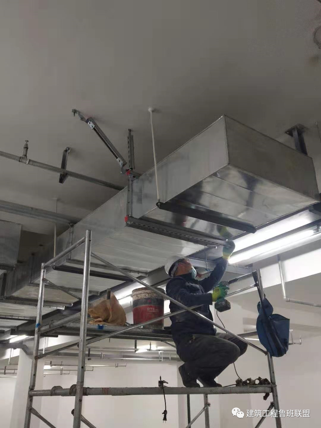 成品支吊架c型钢配件_钢材吊架_成品支吊架图片